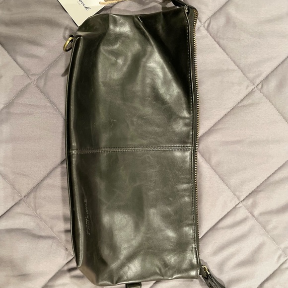 NWT Toiletry case - Picture 9 of 11